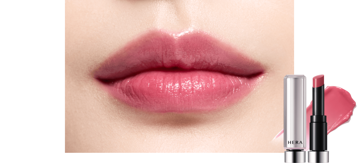 A model's lips using HERA New Sensual Nude Balm #149 PEONIA
