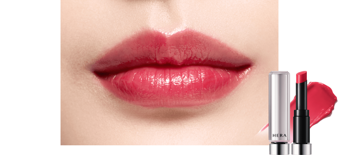 A model's lips using HERA New Sensual Nude Balm #303 POPPY