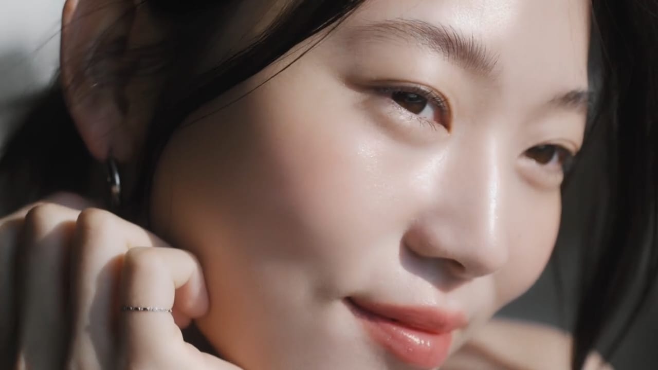 Reflection Skin Glow Cushion Foundation Advertisement First Video Thumbnail