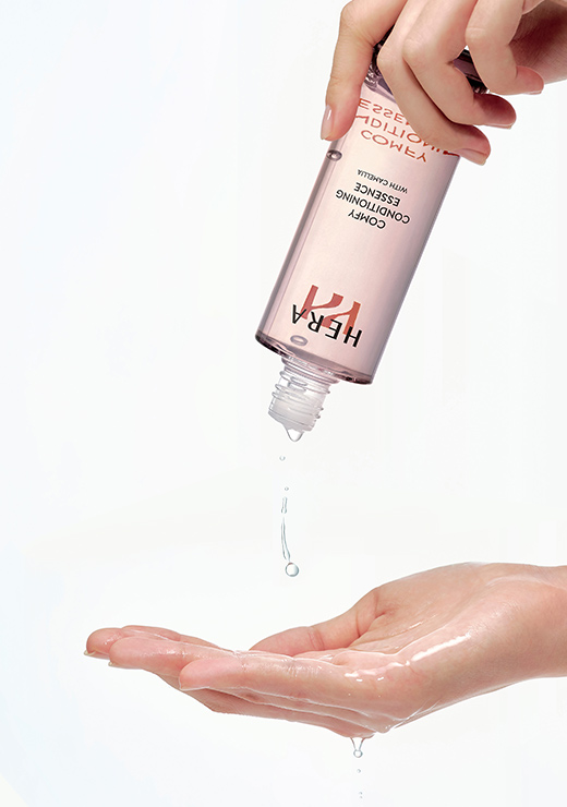 컴피 컨디셔닝 에센스 사용 장면