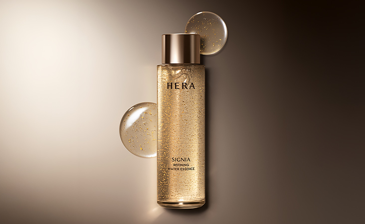 시그니아 리파이닝 워터 에센스 제형과 본품 정면 컷